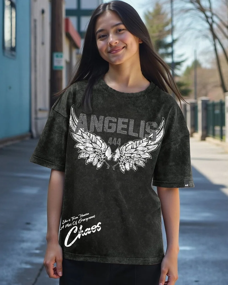 بيواكوف تيشيرت نسائي أسود بطبعة ملاك وغسيل حمضي بقصة واسعة