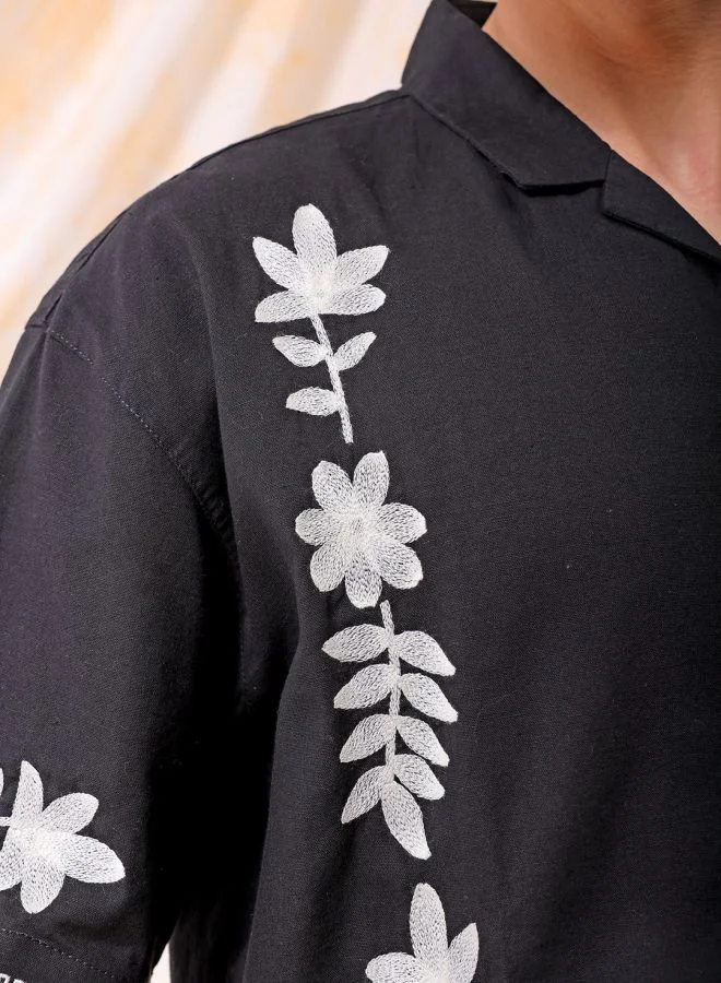 The Indian Garage Co Men Relaxed Fit Placement Embroidered Half Sleeves Cuban collar Resort Wear Shirt