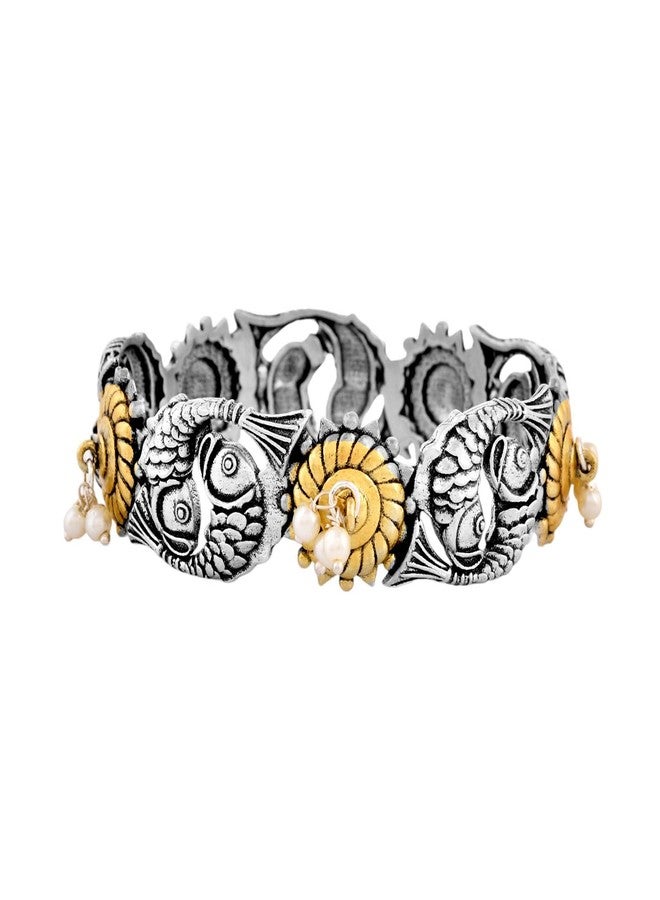 VOYLLA Qasbah Machli Jal Ki Rani Oxidised Two Tone Bangle For Women|Oxidised Bangles For Women|Dual Tone|Everyday|Festive|Diwali|Karwachauth|Gift For Her - Image 4