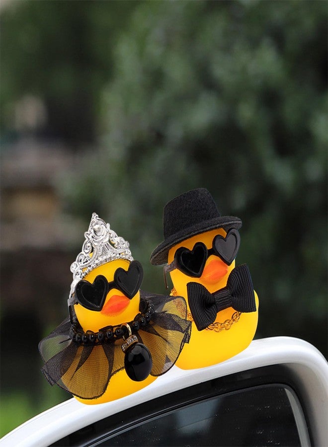 ونوو طقم وونو من بطتين مطاطيتين للعروس والعريس، مثالي لتوزيعات الزفاف، وهدايا الحفلات، وهدايا مراسم الزفاف، وتذكارات الزواج، وتمنيات الزواج، وهدايا ذكرى الزواج، وفستان أسود وقبعة علوية ناعمة. - Image 2