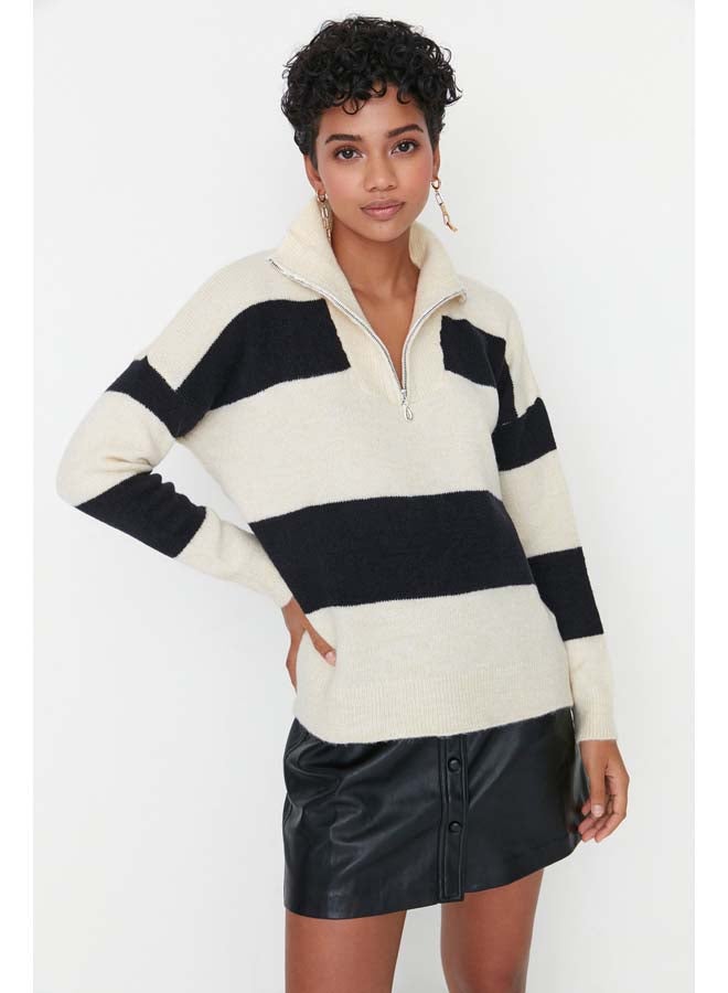 trendyol Wide Pattern Soft Texture Zippered Knitwear Sweater TWOAW22KZ0424 - Image 3
