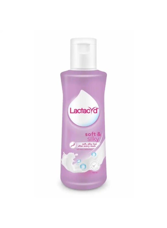 Lactacyd Soft & Silky Feminine Wash - 150 ml