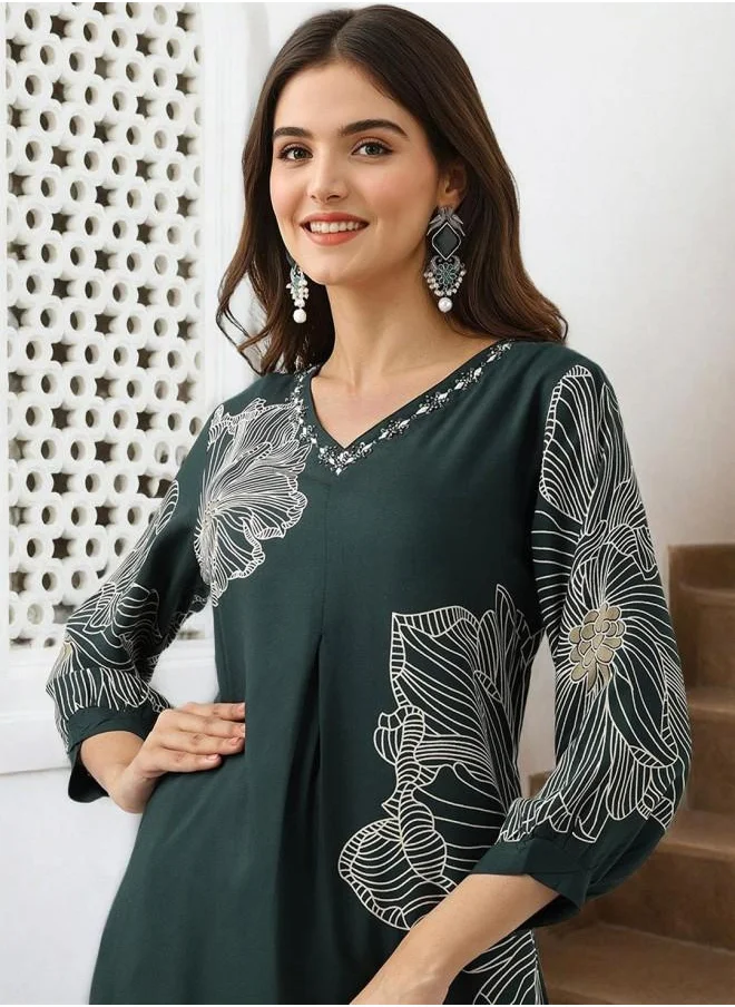 آي شين Mid Rise Women Green Rayon Kurta Set with Embroidered pattern Tunic and Palazzo features a Round neckline and Three-Fourth Sleeve secured with Elastic closure and styled in Straight Fit ideal for Festive moments — perfect for fashion-forward occasions.