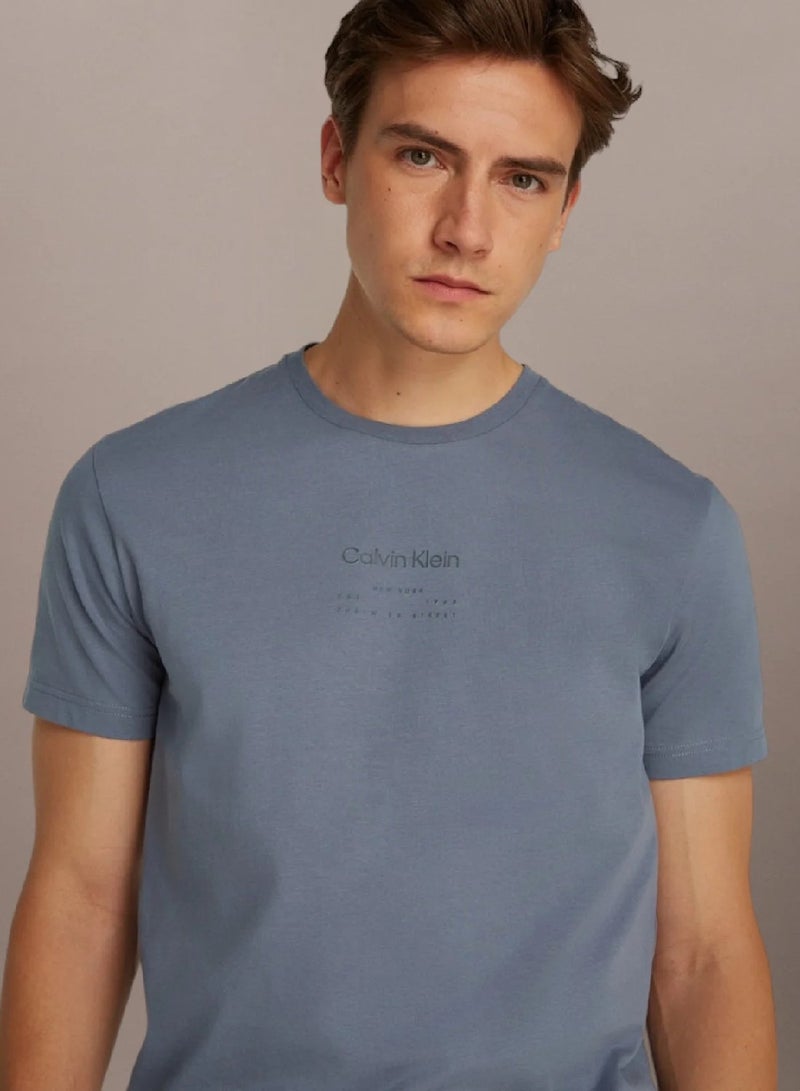كالفن كلاين تيشرت مزين بشعار كلفن كلاين - Image 3