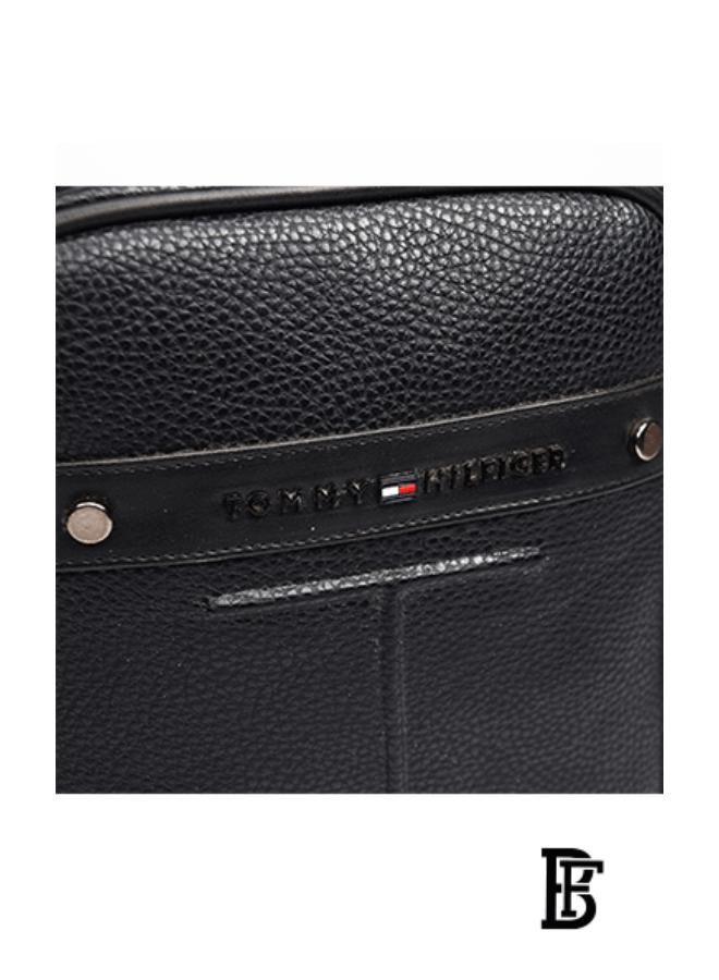 Tommy Hilfiger Plus Black Leather Original Tommy Hilfiger AM0AM10564 Crossbody Messenger Bag For Men menbag031  - Image 2
