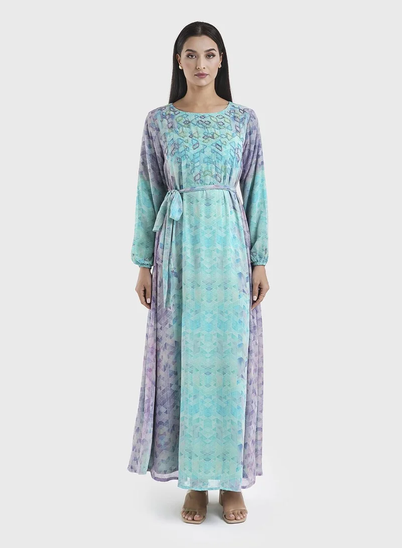 كشخة فستان رقمي بنقش هندسي باللون الأخضر المائي مع تطريز يدوي