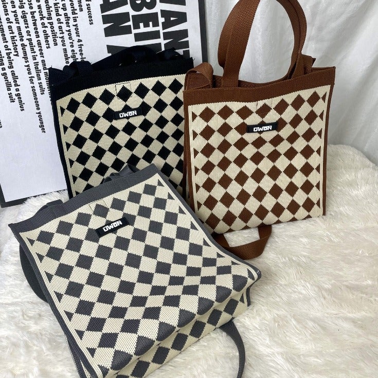 Black And White Diamond-Shaped Checkerboard Knitted Bag, High-Looking, Large-Capacity, Simple And Fashionable Woven Hand-Held Tote Bag