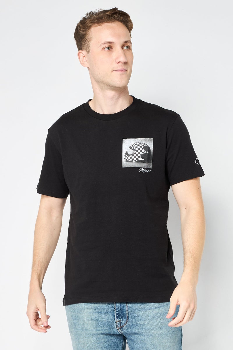 Replay تي شيرت رجالي بأكمام قصيرة وياقة دائرية بطباعة جرافيك، أسود - Image 1