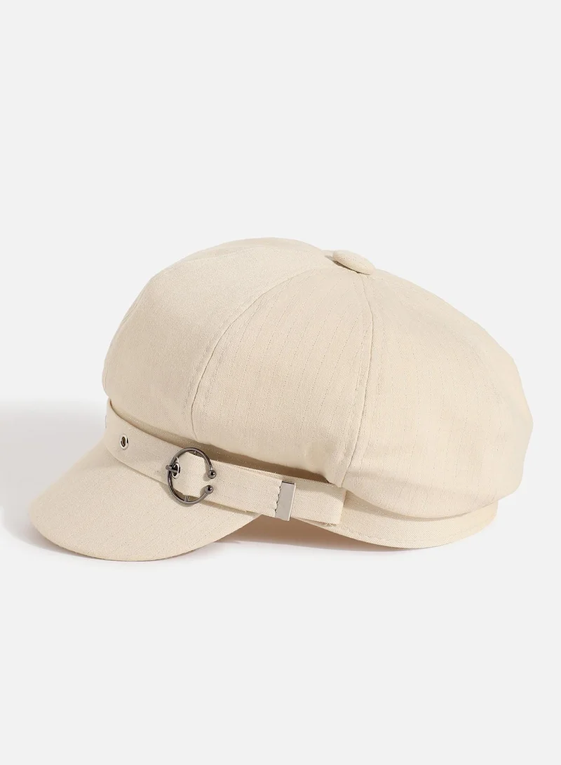 صوص هاوت White Solid Bakerboy Cap With Buckle Detail