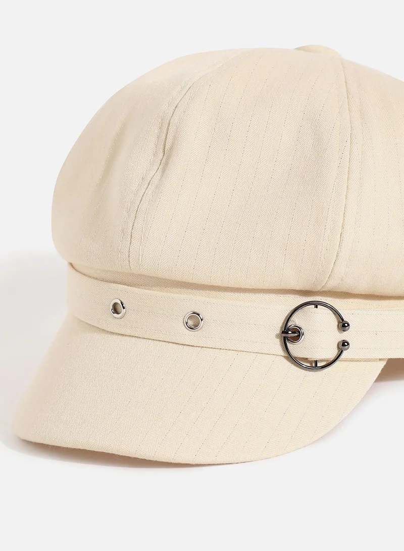 صوص هاوت White Solid Bakerboy Cap With Buckle Detail