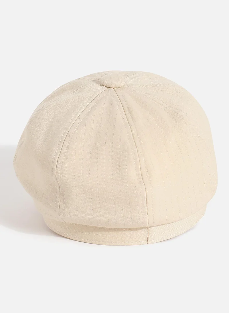 صوص هاوت White Solid Bakerboy Cap With Buckle Detail