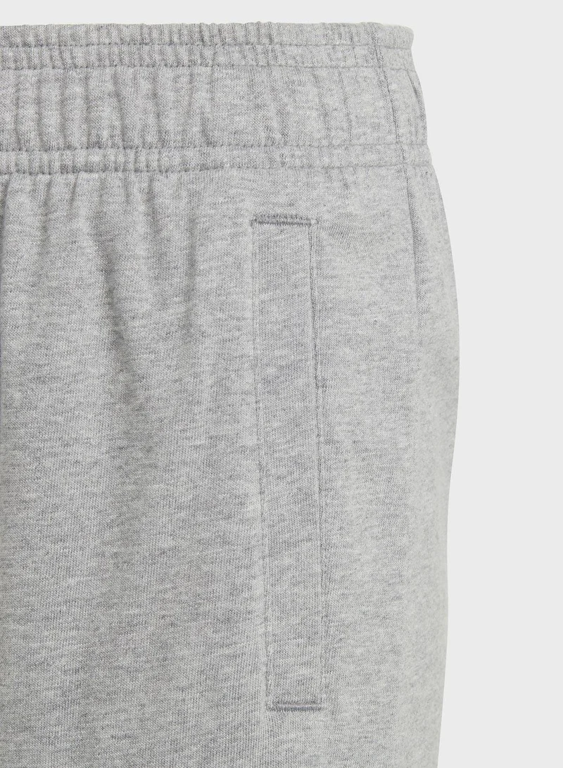 adidas شورت تدريب رمادي قصير للأولاد من - سنوات