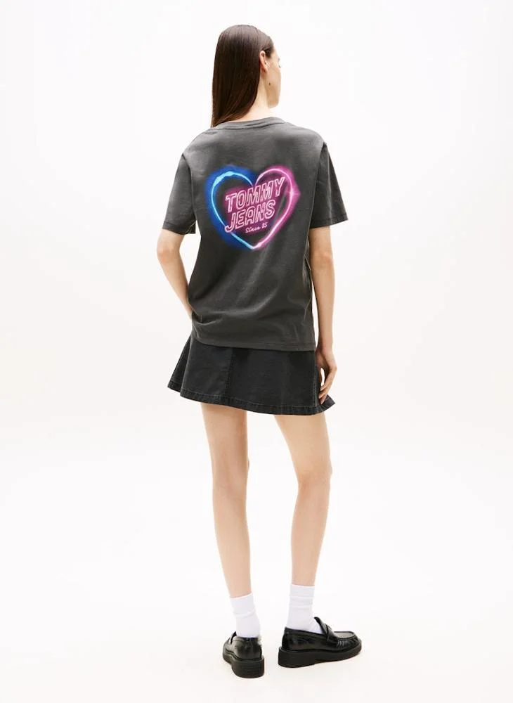 TOMMY JEANS Logo Crew Neck T-Shirt