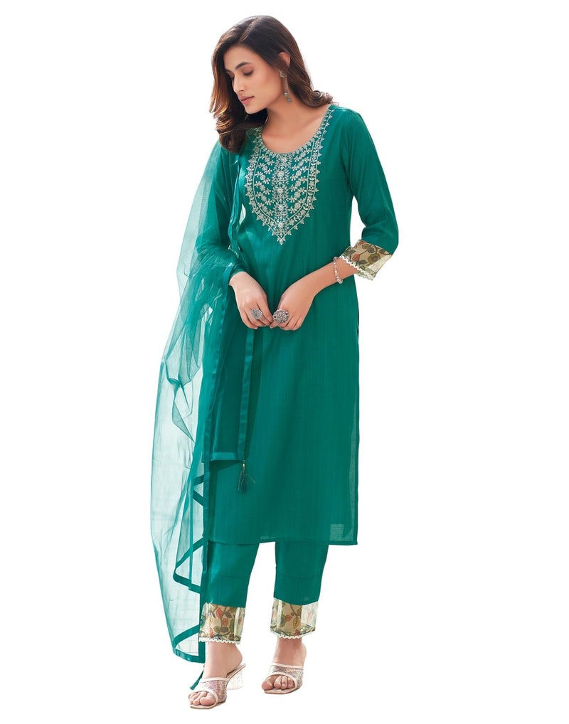 SIRIL طقم كورتا بنطلون مزين بتطريز تسلسل من رايون للنساء مع دوباتا (163KBD1752-XXL_رمادي أخضر) - Image 1
