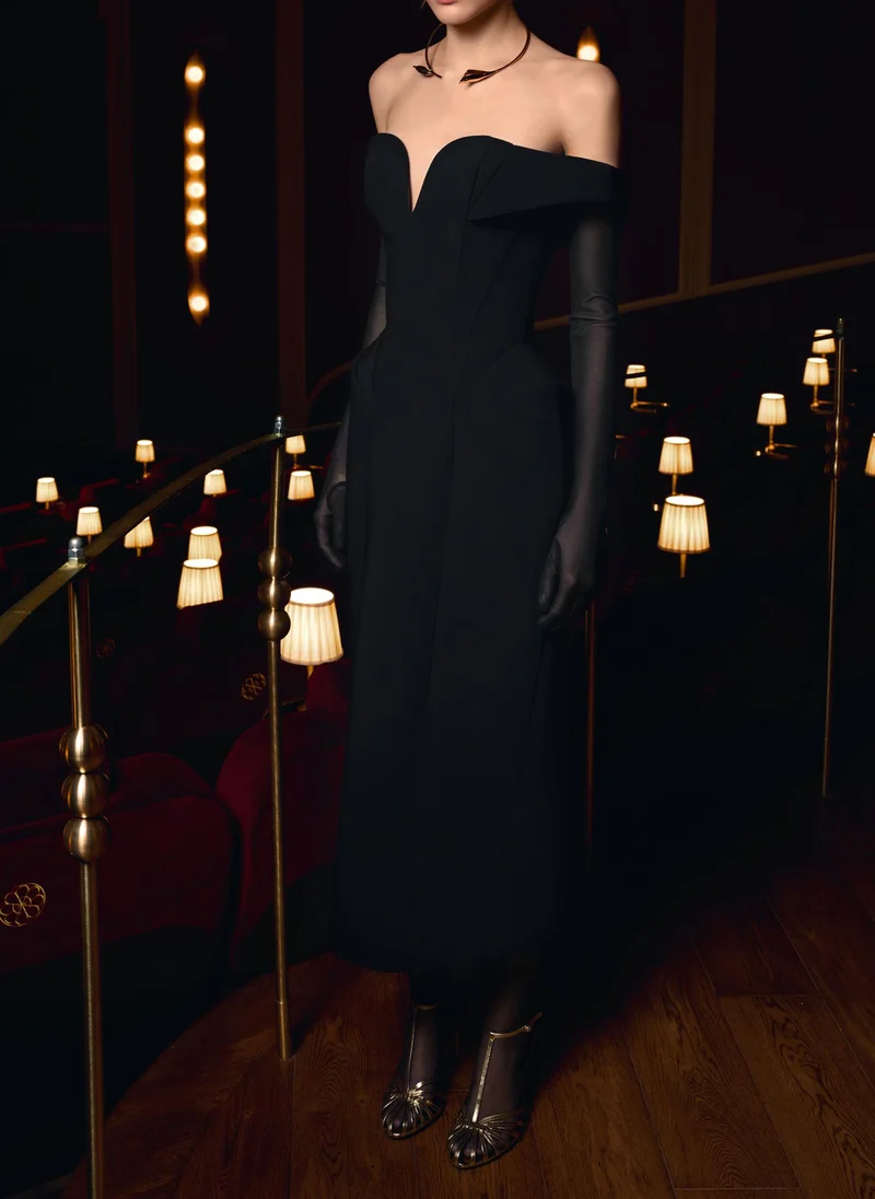 ليتشي فستان ميدي أنيق بأكتاف مفتوحة وتنورة واسعة