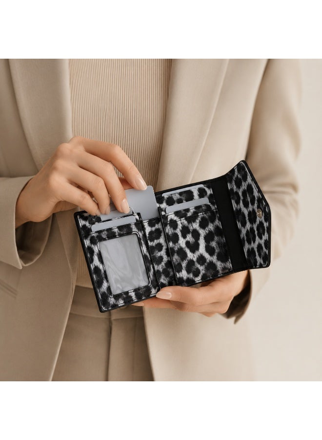zoba Luxury women's wallet with a black and white leopard print – stylish and modern design, high-quality material, practical and lightweight - Image 3