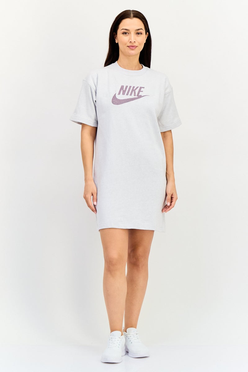 Nike فستان رياضي نسائي بأكمام قصيرة للخارج، لافندر - Image 2