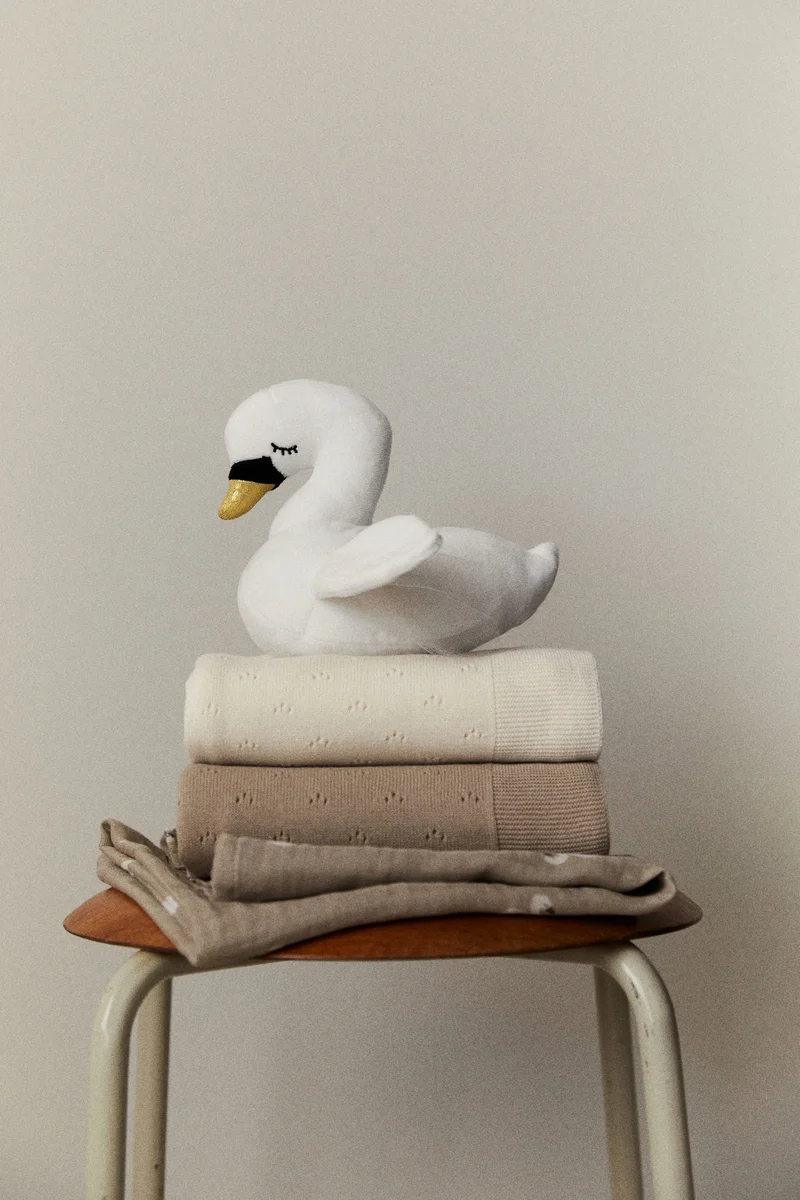 H&M Swan soft toy