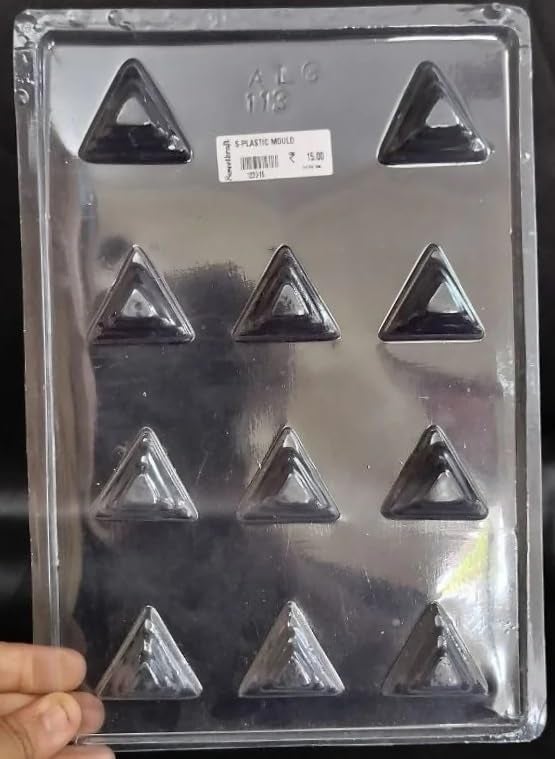BAKERS 4U قالب شوكولاتة PVC بشكل مثلث 11 تجويف عبوة من 5 - Image 3