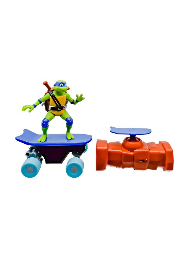 Teenage Mutant Ninja Turtles لعبة سلاحف النينجا المراهقين، مركبة ليوناردو نصف أنبوب للتحكم عن بعد، جهاز تحكم لوح التزلج بتردد 2.4 جيجاهرتز، لعبة تحكم عن بعد من سلاحف النينجا للأطفال، أعمار 3 سنوات فما فوق - Image 1