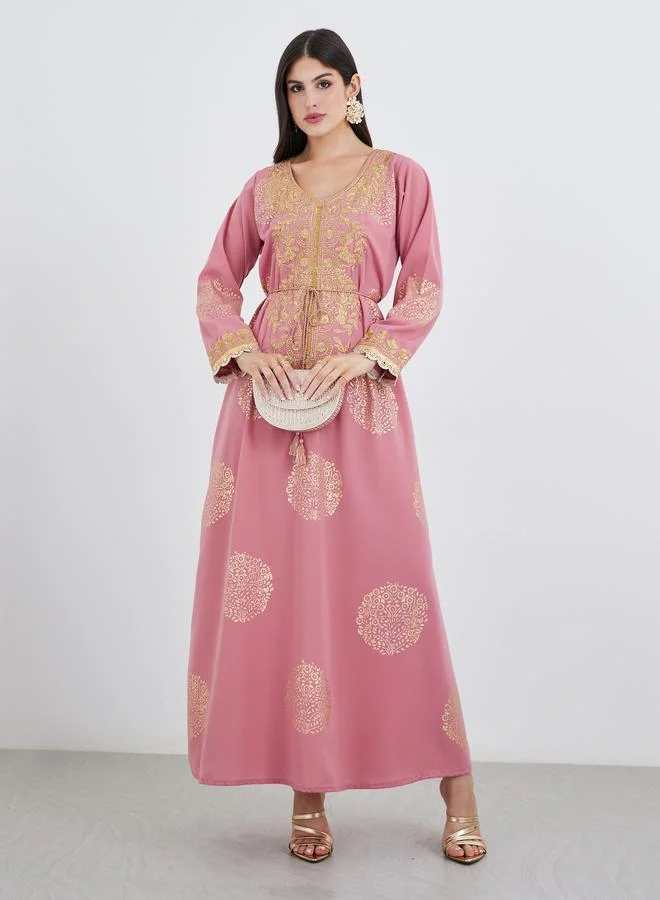 أميرة Amirah Foil Print V Neck Jalabiya with Embroidery and Lace Detail