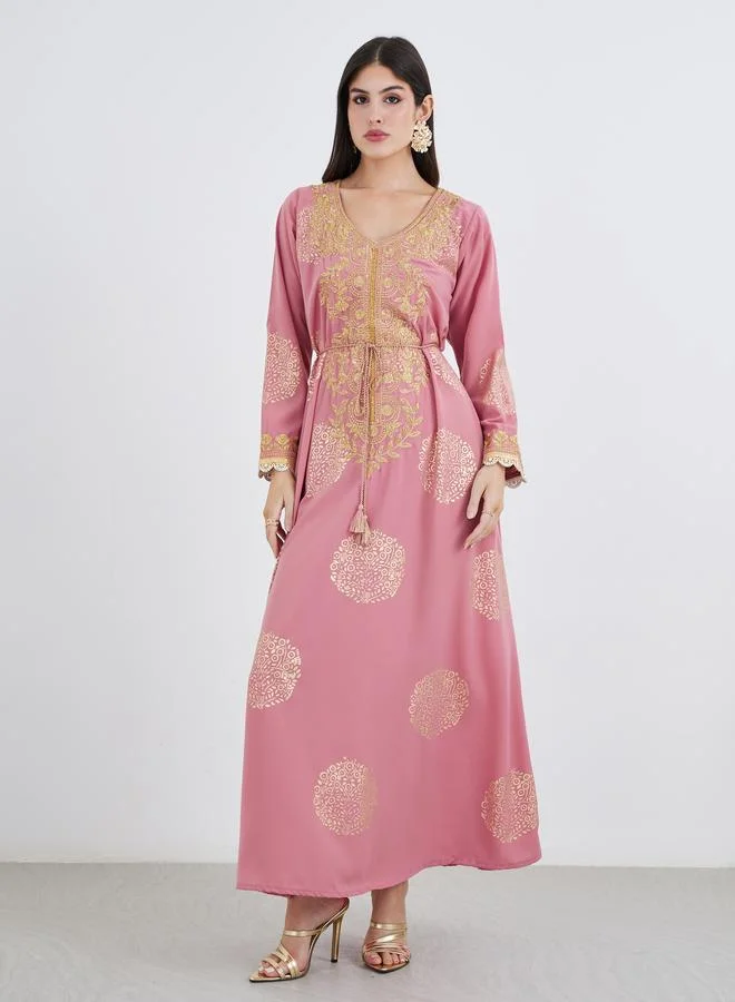 أميرة Amirah Foil Print V Neck Jalabiya with Embroidery and Lace Detail
