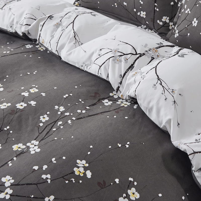 WONGS BEDDING مجموعة أغطية لحاف رمادية بيضاء قابلة للتحويل، مكونة من 3 قطع، مطبوع عليها أغصان الأشجار وزهور التوت، مقاس كينج (220x230 سم) - Image 4