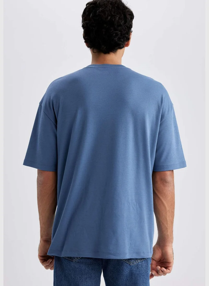 DeFacto Short-Sleeved Oversize Fit Crew Neck T-Shirt