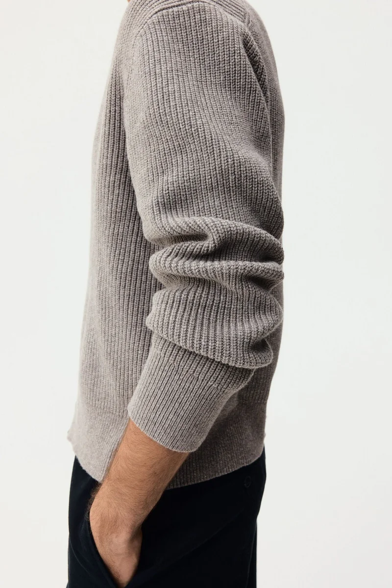 H&M  Relaxed Fit Rib-knit cardigan for Men | Best Price UAE