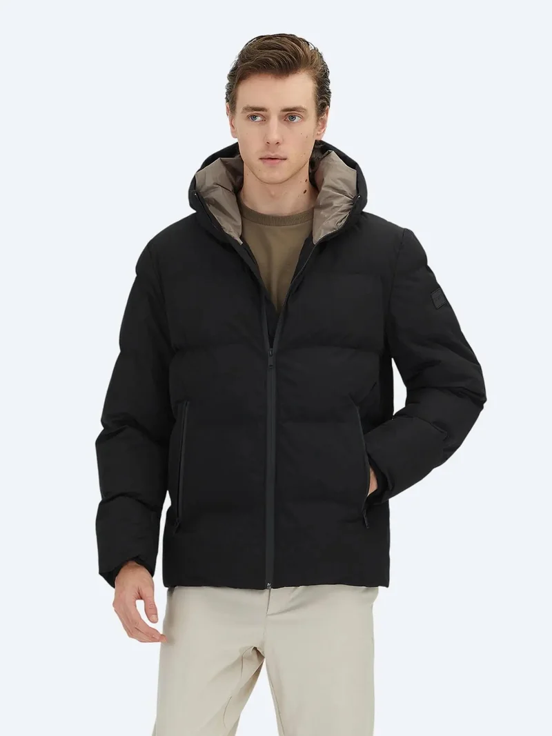 كيب معطف أسود بغطاء رأس، مناسب للإطلالات الكاجوال