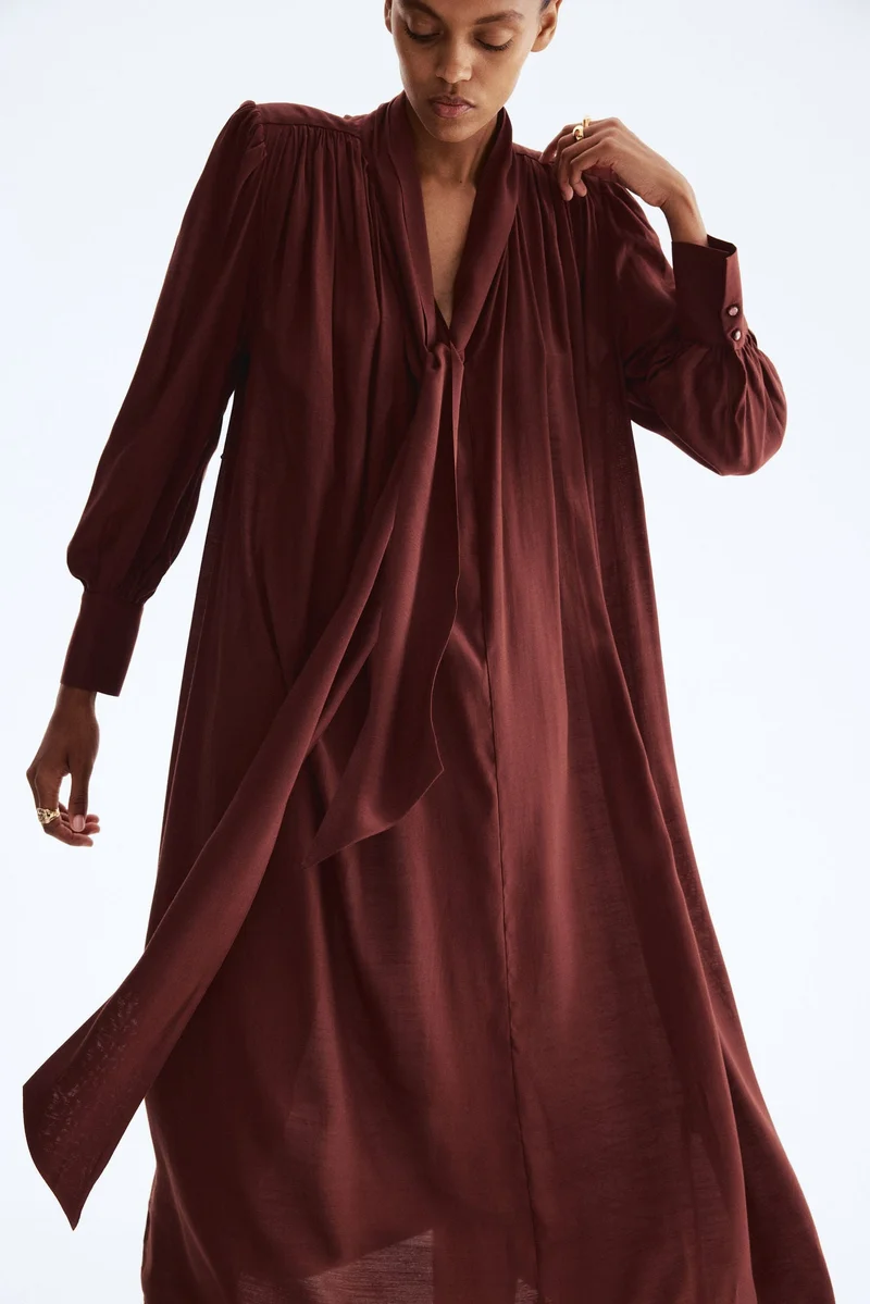 اتش اند ام فستان بتصميم قميص مع فيونكة عند القبة