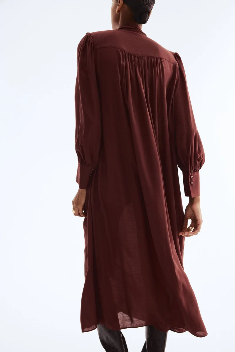 اتش اند ام فستان بتصميم قميص مع فيونكة عند القبة