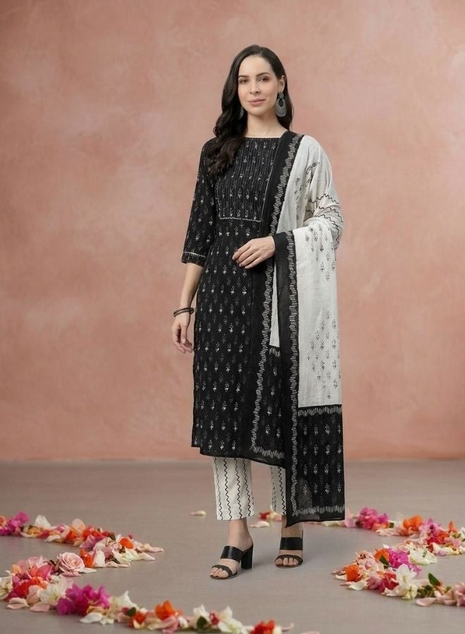 Yuris Women Black  Off-White Pure Cotton Printed Kurta with Palazzos  Dupatta - Image 4