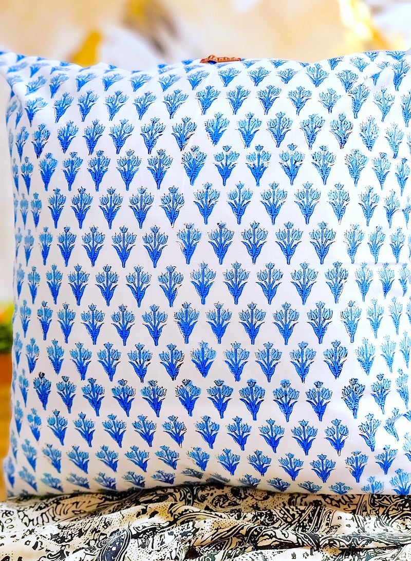 أوجريا غطاء وسادة مبطن من القطن العضوي بطبعات يدوية من سالفيا أزرق 65 سم × 65 سم - Image 4