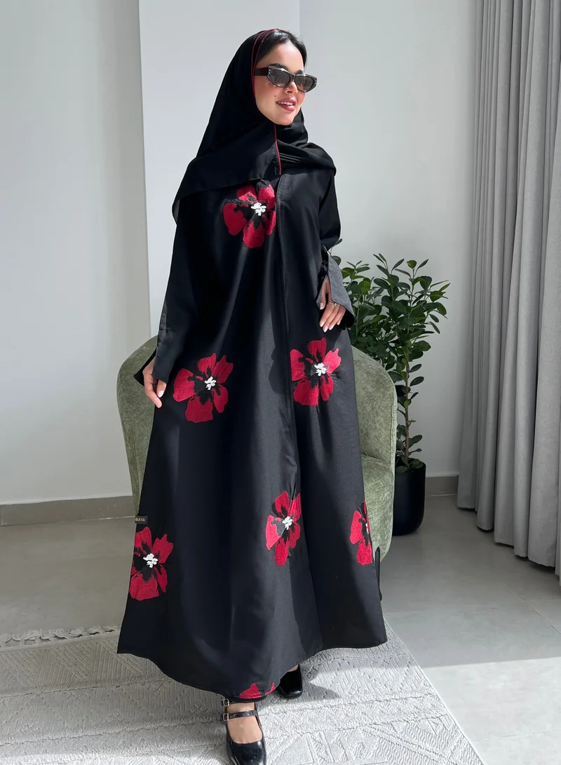 عبايات لوسين عباية سوداء بتطريز ورد أحمر