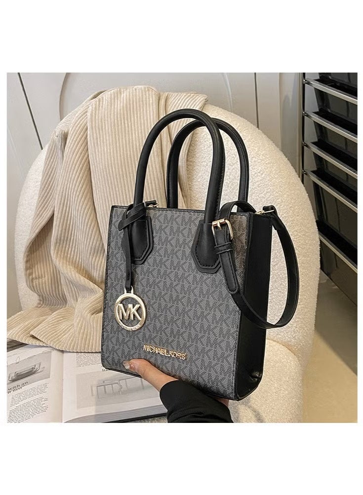 MK Fashionable And Simple Printed Shoulder Bag Handbag 18*8*20  - Image 2