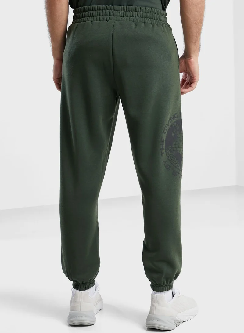 The Giving Movement The Regular Fit Classic Sweatpants