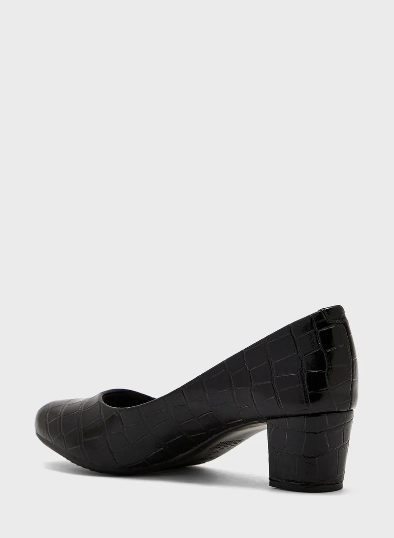 Beira Rio Ankle Strap Peep Toe Low Heel Sandals