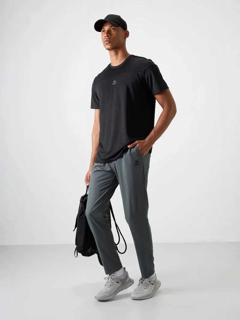 تومي لايف TOMMY Men's Straight-leg Seamless Sweatpants