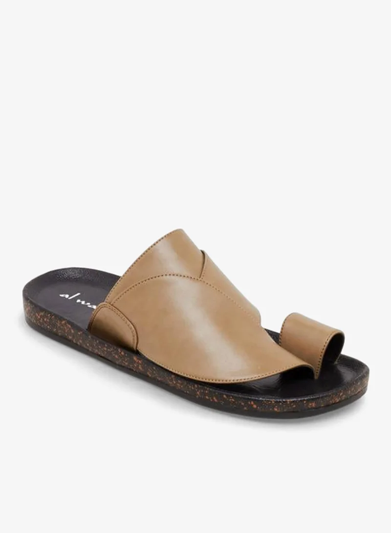 الواحة صنادل رجالية بتفاصيل حلقة إصبع من تشكيلة رمضان