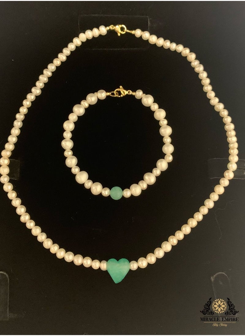Miracle Empire - Unique exclusive woman girls teens necklace bracelet set handmade Natural 5-7mm Pearls, 2 Emeralds heart 18k gold plated clasp - Image 1
