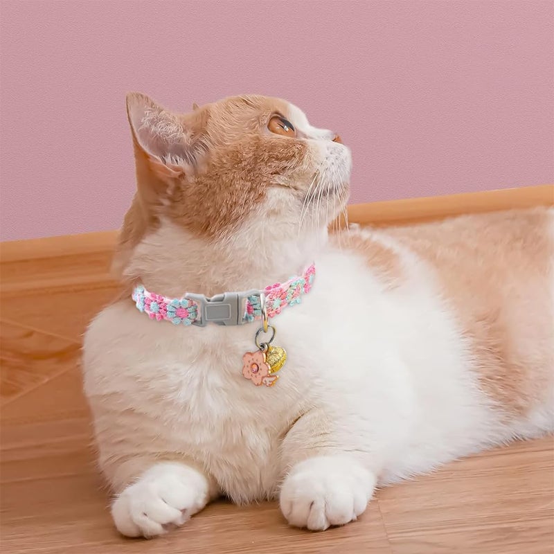 Qpets® طوق قطط مزهر، طوق قطط ملون لطيف مع جرس، سحر ساكورا مطرز يدوي قابل للتعديل مع إطلاق سريع لطوق حيوانات أليفة صغيرة، وردي مزهر - Image 4