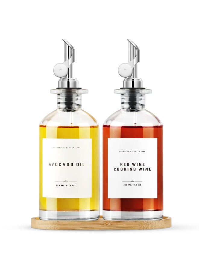 يُسلِّم مجموعة زجاجات لتوزيع زيت الزيتون مع صينية من الخيزران، موزع زيت كلاسيكي فضي، زجاجتان سعة 350 مل، سكاب معدني ثقيل، تخزين وتوزيع في المطبخ - Image 1