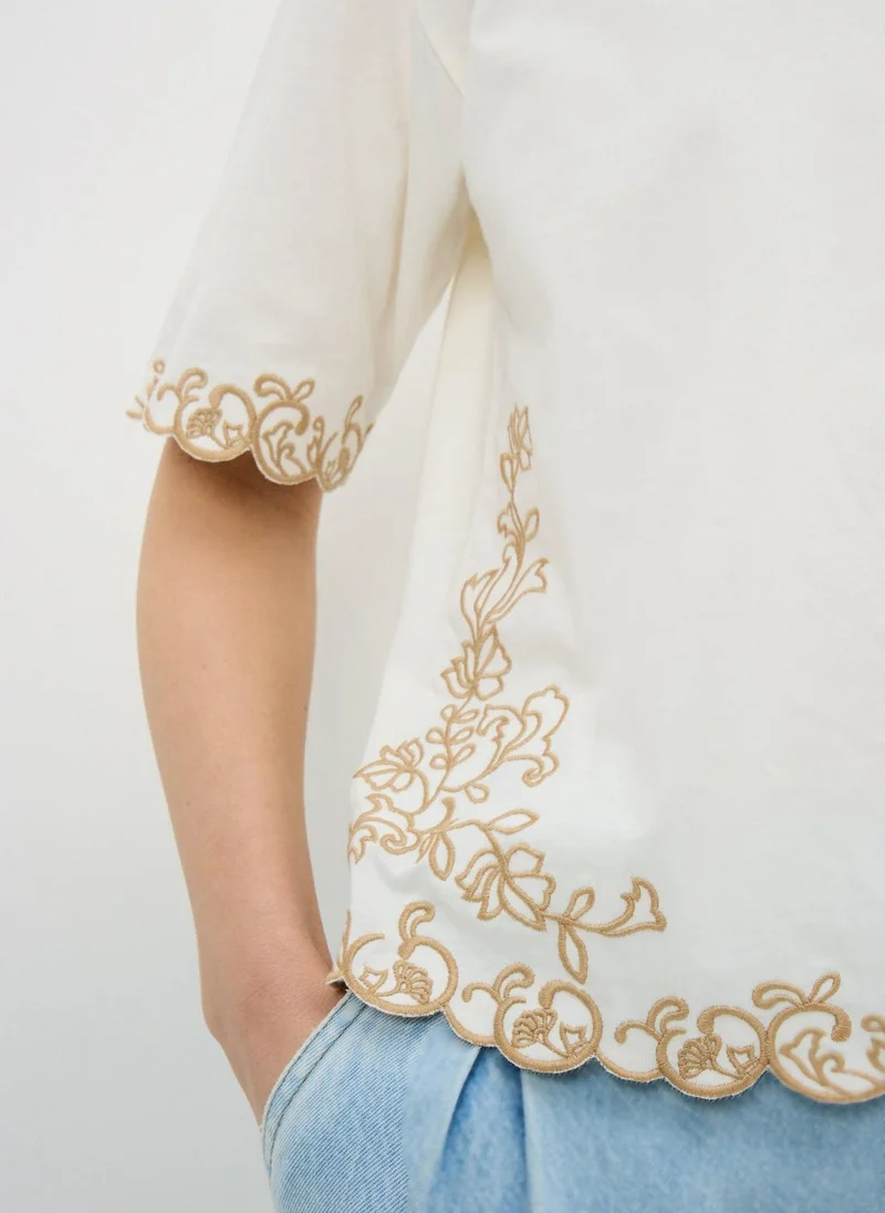 ماتلان Cream Embroidered Boxy T-Shirt