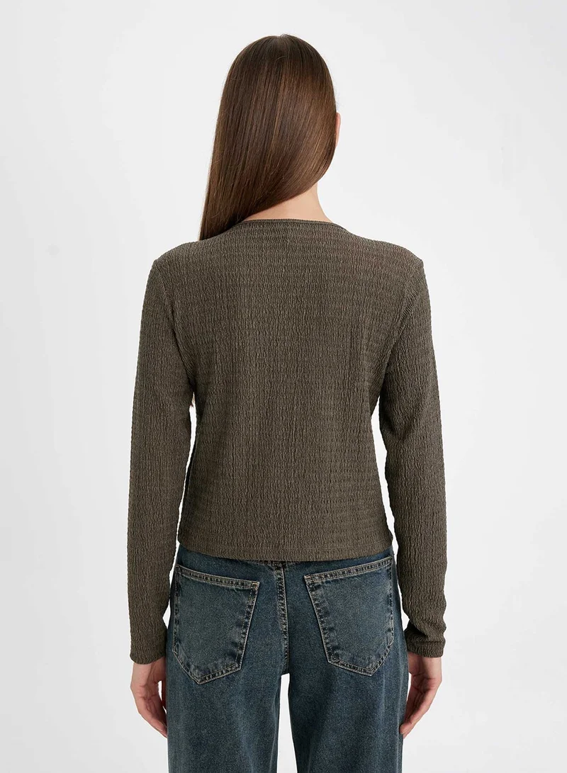 ديفاكتو تيشيرت بأكمام طويلة مجعد ورباط أمامي بقصة عادية