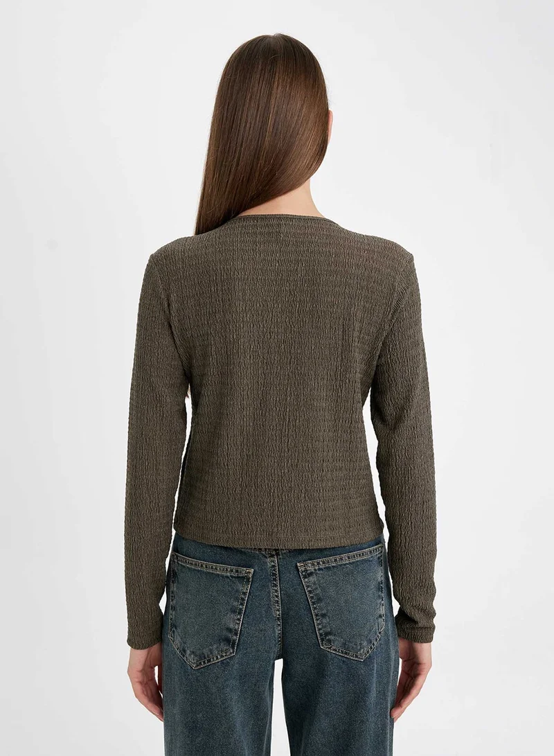 ديفاكتو تيشيرت بأكمام طويلة مجعد ورباط أمامي بقصة عادية