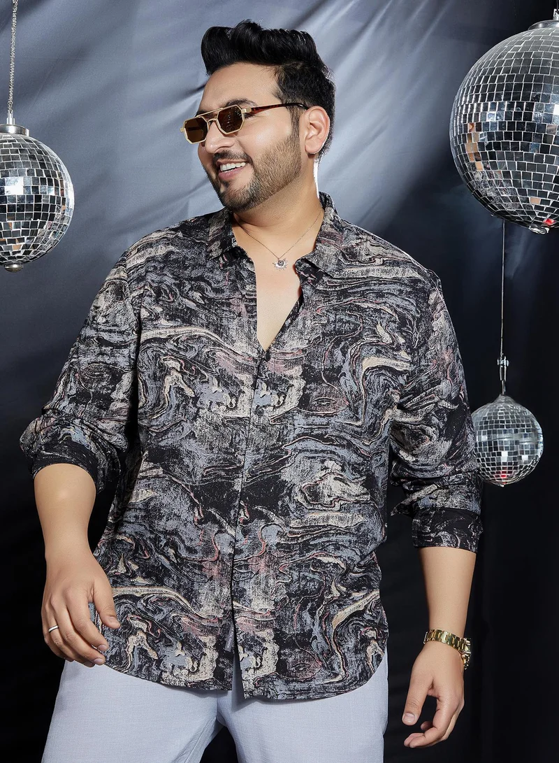 انستافاب بلس قميص رجالي أسود فحم بتصميم مستقبلي مريح للملابس الكاجوال بياقة عريضة وأكمام طويلة بأزرار ومقاسات كبيرة