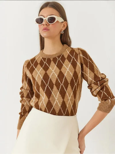 Bianco Lucci LUCCI Baklava Pattern Crew Neck Knitted Sweater