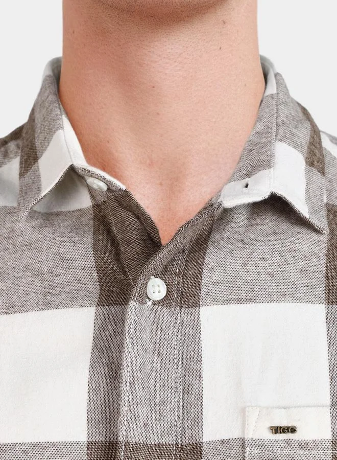 The Indian Garage Co  Men Slim Fit Checked Cutaway Collar Casual Shirt for Men | Best Price UAE