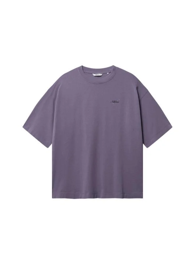 نكبن تيشيرت بوكسي بنباتات منزلية